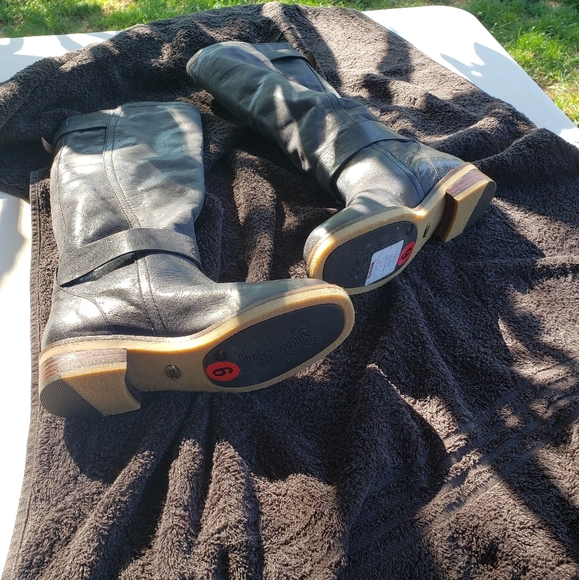 Leather boots - Picture 3 of 4